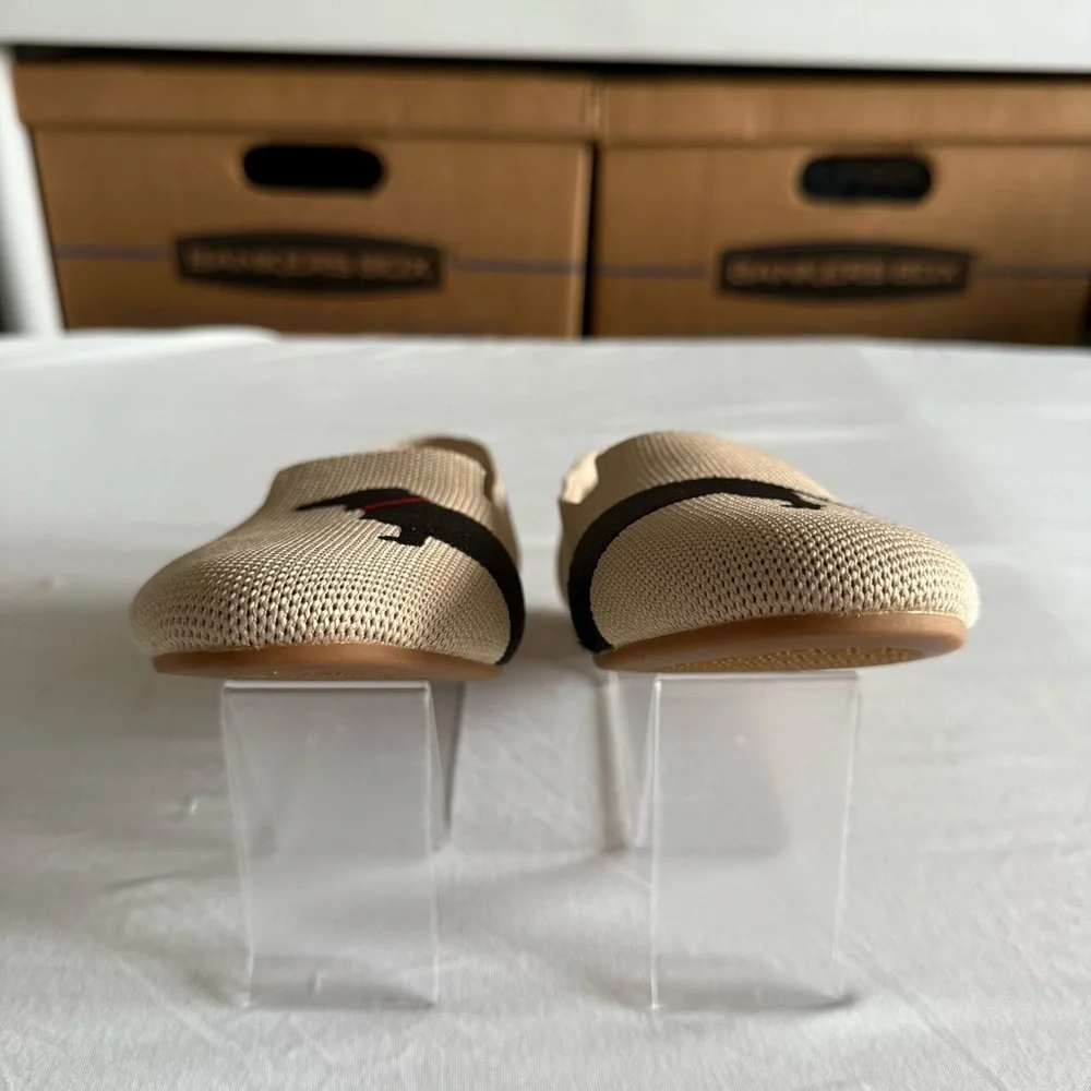 Vivaia Audrey Round Toe Embroidered Dog Slip On Flats Loafers US 5.5 EU 35.5